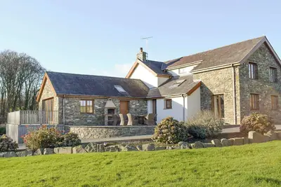 Image de 5 chambres à coucher à Mydroilyn, near Aberaeron