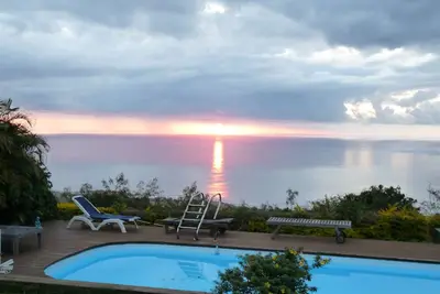 Image de Petite villa splendide vue mer, grande piscine, jardin arboré, tout équipée