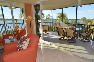 Image de Magnifiquement fini Waterfront Beach Resort Condo à SanibelHarbour