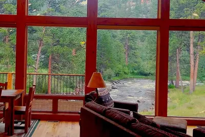 Image de Maison modèle sur la rivière Big Thompson avec Ac & Walk to Town, très proche de Rmnp!