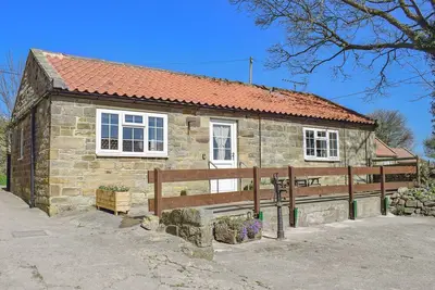 Image de 2 chambres à coucher à Borrowby, near Staithes