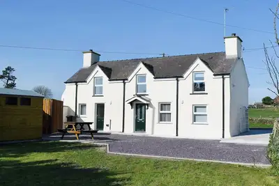 Image de 3 chambres à coucher à Llaneilian, near Amlwch