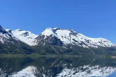 Image de Vollsnes Feriehus Stryn