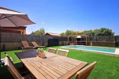 Plage et lac Maison lumineuse avec jardin, wifi, A \/ C.