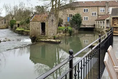 Image de 3 chambres à coucher à Spring Gardens, Frome