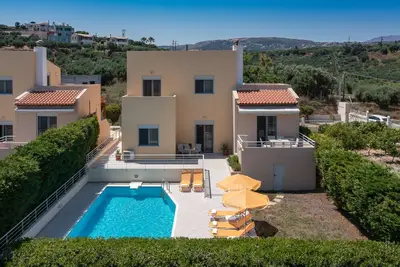 Yannis1 Private pool, Sea View, Next to amenities
