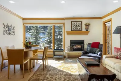 Image de Riva Ridge 715: deux chambres à coucher - Premier emplacement Vail Village