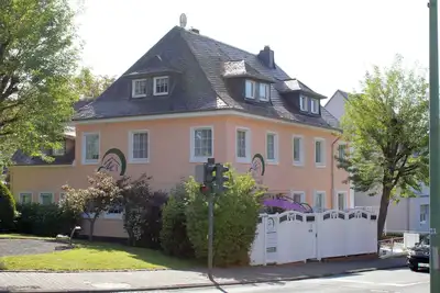 Image de Grande et belle maison de vacances Ă Daun avec 14 couchages, 3 salles de bain, WiFi