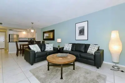 Image de Unité 318 - 2 chambres, 2 salles de bains, condominium côté baie