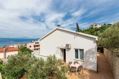 Image de Appartement de vacances avec une chambre, près de la plage