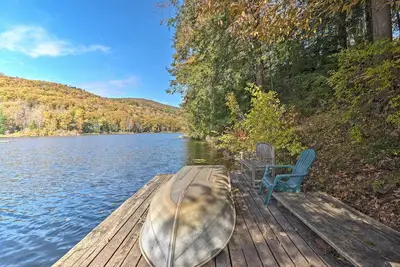 Image de Nouveau! Berkshires Lakefront House w / pont, Dock + Bateau