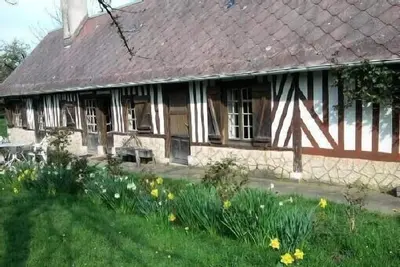 Image de Maison normande - Au milieu d un champ de pommiers de 3000 m2- 2-4 personnes -