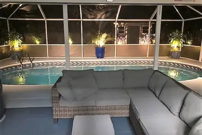 Image de Superbe maison contemporaine avec piscine 3\/2 avec garage pour 2 voitures