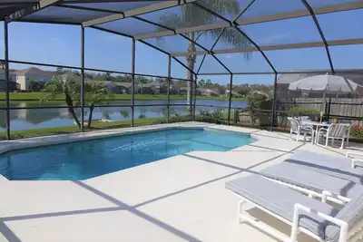 Luxury 5 Bed 4 Bath Villa 10 mins from Disney