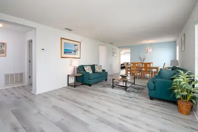 Image de Villa avec piscine privée, salle de jeux, accès wifi gratuit et vue sur le lac