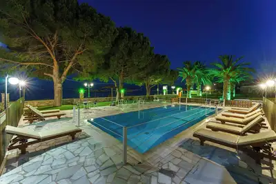 Nefeli studios Eratini-Tolofona  greece