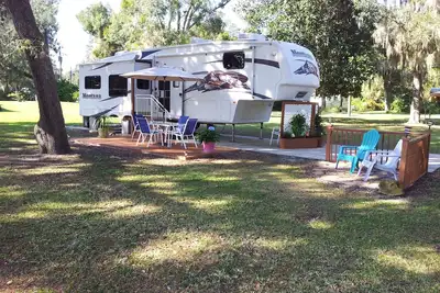 Image de Nouvelle inscription Escapade confortable sur un terrain privé avec des miles d'eau!
