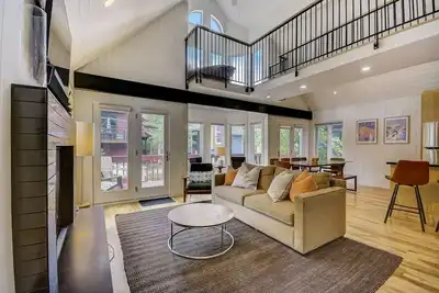 Image de Luxe 5br / 4ba. . . Étapes à Main, 14 personnes
