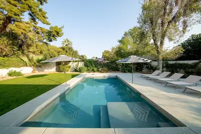 Image de Maison moderne de Phoenix avec piscine privée - près de la vieille ville de Scottsdale / Fashion Square