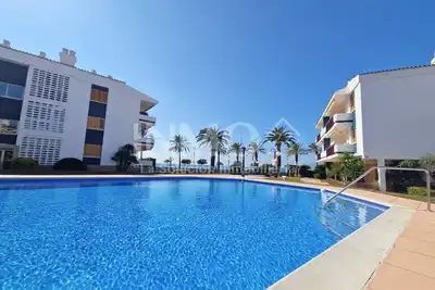 Image de Flat in Regueral, 1º line of the beach, terrace