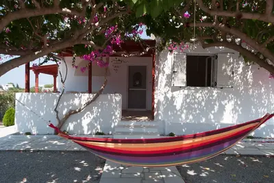 Image de Felicia s sun-side house, maison cycladique au bord de la plage, véritable hospitalité du propriétaire