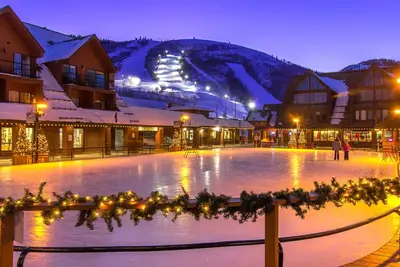 Image de Confortable condo de ski-in / ski-out avec piscine partagée, bain à remous et salle de gym!