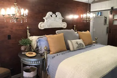 Image de Schwetern Haus chez Pecan Grove Estates