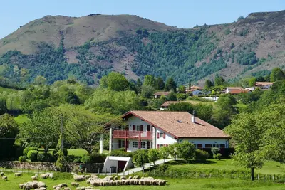 Image de BaskoParadis I Eco-Gite I Lit 160 I Terrasse I Vue panoramique I Jardin I Ânes
