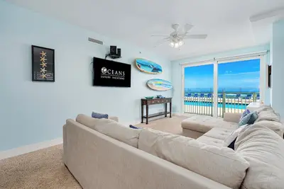 Image de Promotions de saison faciles! Condo Opus - Au bord de l'océan - 3br / 3ba # 104