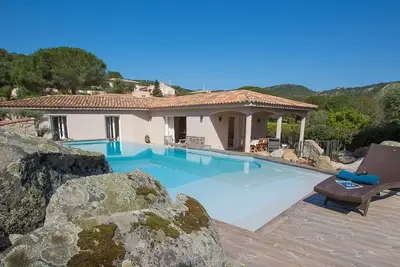 Image de Villa de charme avec piscine chauffée proche de Santa-Giulia