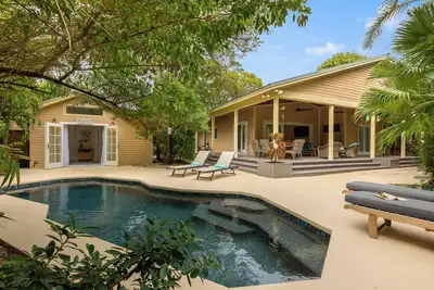 Image de \"Garden Oasis\" ~ Super emplacement Casa Marina avec True Island Elegance!