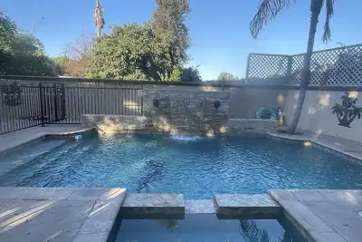 Image de Superbe maison d'hôtes au cœur de Culver City + piscine et bain à remous, code postal 90230