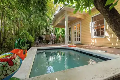 Image de \"Le Nid\" ~ Charmante Conch Cottage à proximité de la plage et de Duval avec piscine!