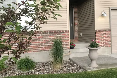 Image de Escapade à la montagne! Nouvelle maison de ville ensoleillée Idaho Falls