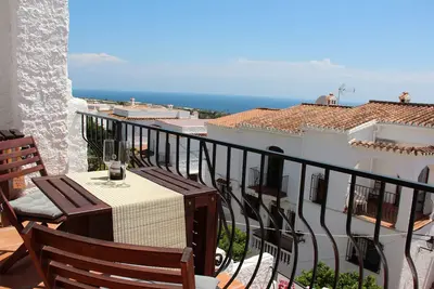 Image de Penthouse avec une touche luxueuse et une vue magnifique sur la mer