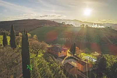 Image de Bòggina, Petrolo cave. Ferme exclusive avec piscine et jardin. Marcher au village.