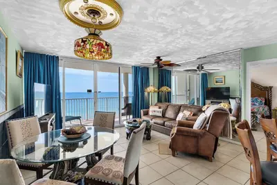 Image de Long Beach Resort 1br / Ba * Condo magnifiquement rénové * Chaises de plage gratuites!