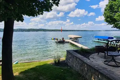 Image de Canandaigua Lakefront House