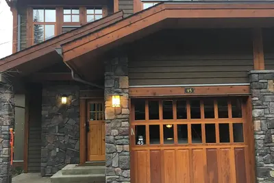 Image de Spacieux Ski In / Ski Out 4 Bedroom Condo At Sun Peaks