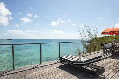 Image de Touch of Class: Une maison en bord de mer dans les CaraĂŻbes chaudes et calmes