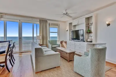 Image de Grand voile Beach Inn Unité de 3 chambres en front de mer