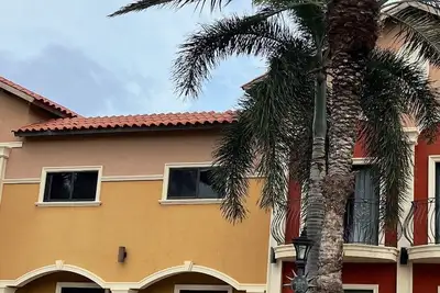 Spacieuse maison de ville Gold Coast dans une communauté luxuriante proche des plages