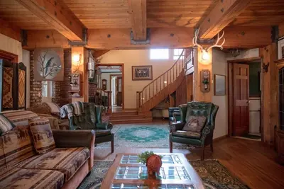 Image de 20 personnes et plus! Ranch Retreat Minutes from Disneyland - Convention Center - Beach!