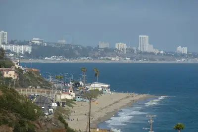 Image de Incroyable villa de 3 000 pieds carrés avec vue panoramique sur l'océan, plage, 12 couchages