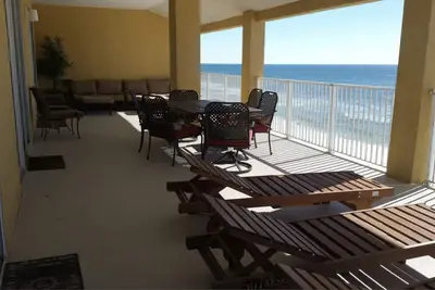 Image de 4 chambres / 4 salles de bain! Vue sur la plage avec grand patio!