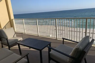 Image de 2 chambres / 2 salles de bain en bord de mer!