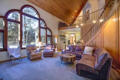 Image de Retraite de luxe, 16 personnes, bain à remous, solarium avec jeux, foyer au bois - Blue10