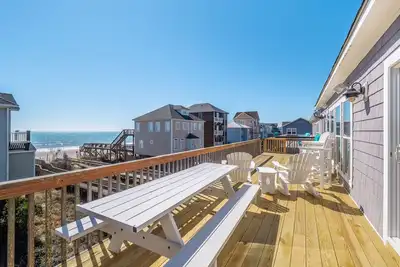 Image de LegaSea: 5 Br / 5. 5 Ba house à North Topsail Beach, pour 14 personnes, bain à remous