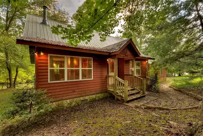 Image de Soyez notre invité dans cette location de cabine à Toccoa River avec accès au bord de la rivière
