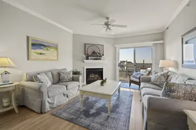 Image de Une belle vue sur la baie Maison de vacances 3 chambres avec piscine!